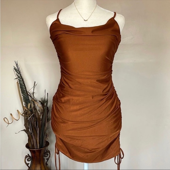 WOMENS RUNCHED BODYCON SATIN DRESS - Picture 4 of 5